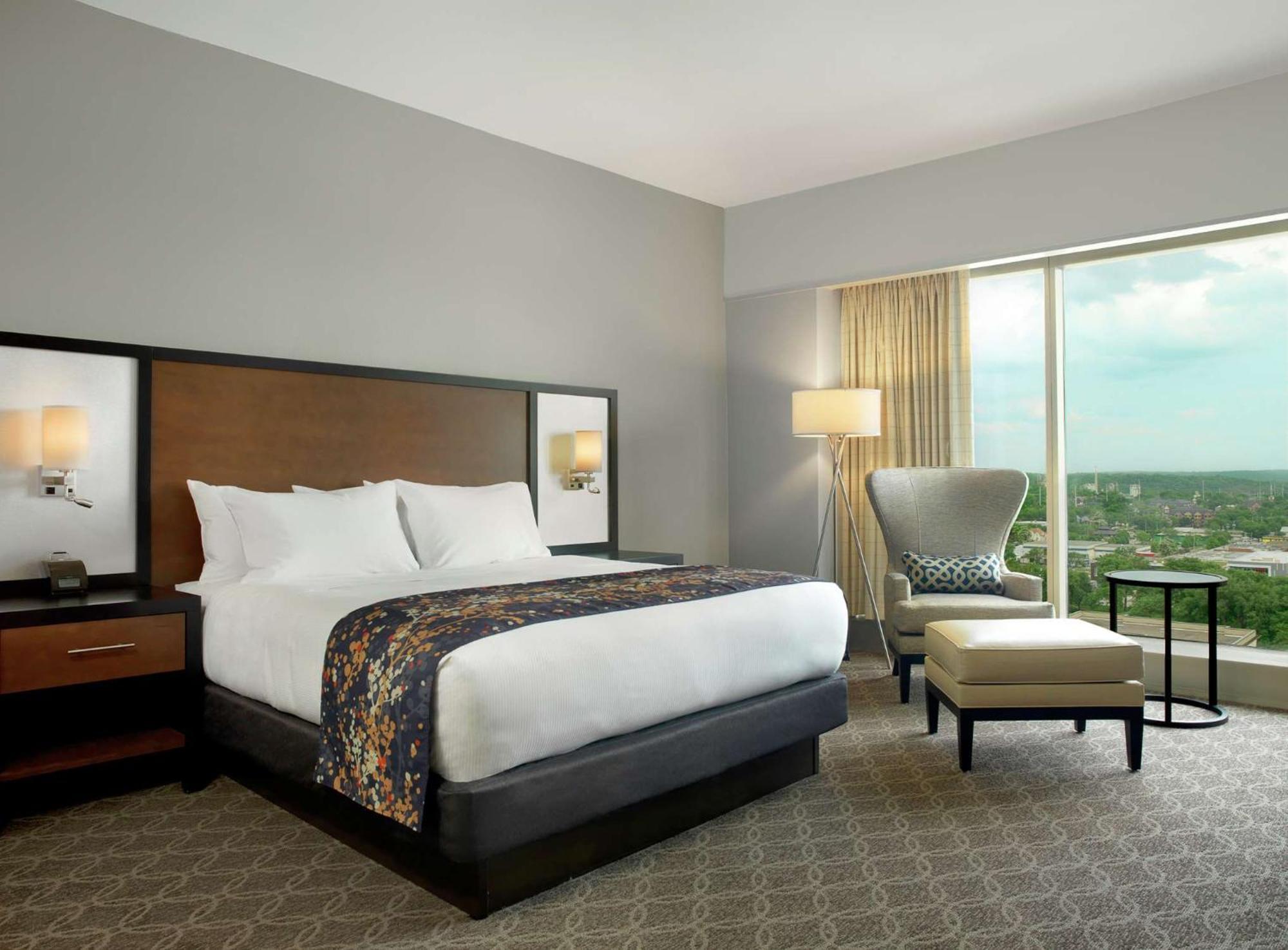 Doubletree By Hilton Hotel Cedar Rapids Convention Complex Kültér fotó