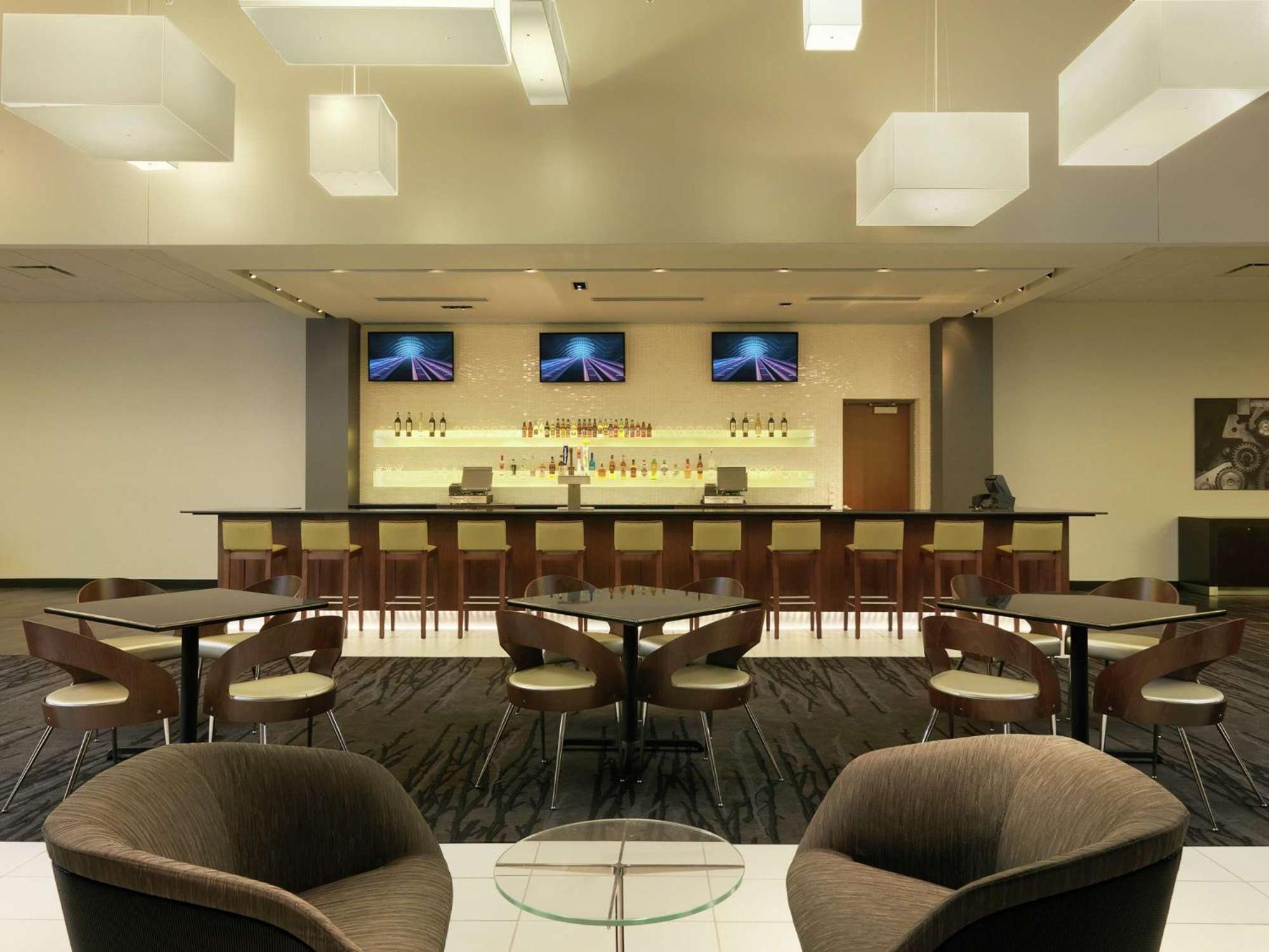 Doubletree By Hilton Hotel Cedar Rapids Convention Complex Kültér fotó