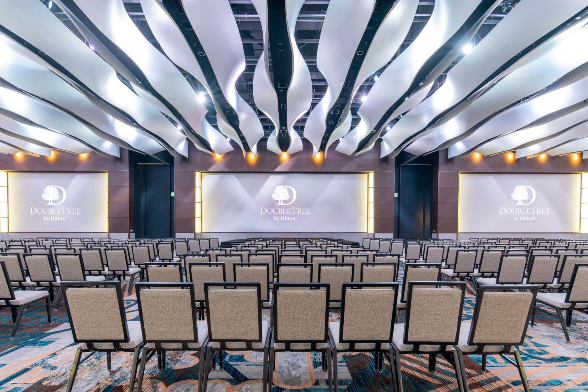 Doubletree By Hilton Hotel Cedar Rapids Convention Complex Kültér fotó