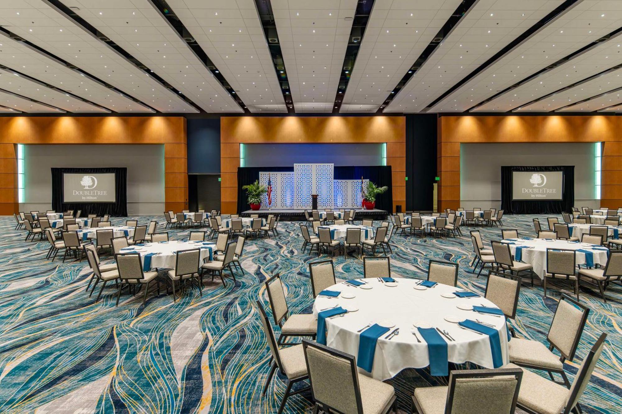 Doubletree By Hilton Hotel Cedar Rapids Convention Complex Kültér fotó